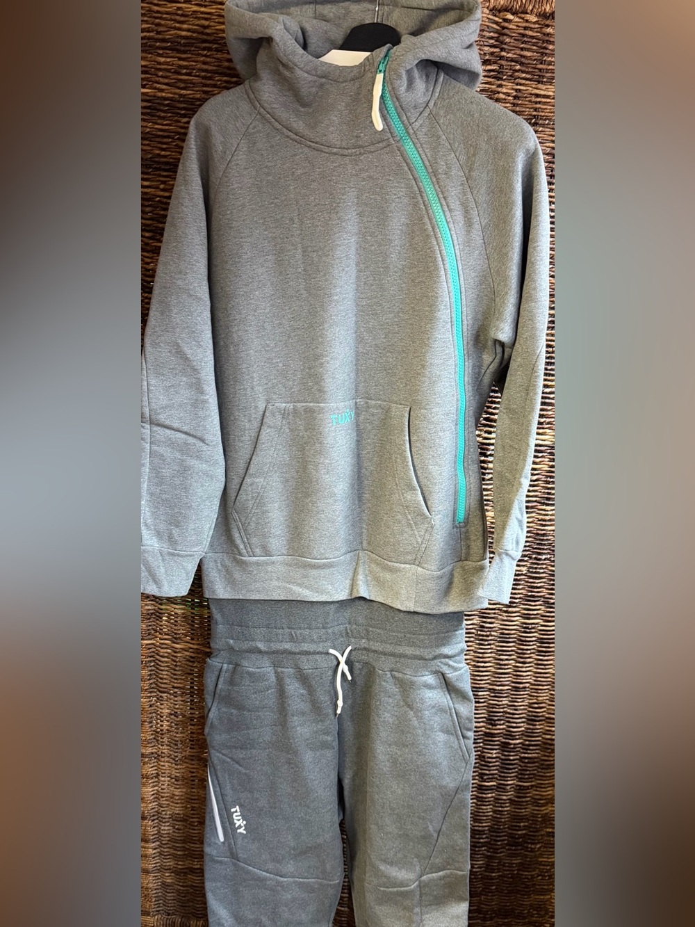 TUXY - One Piece- Men’s Grey Jogger Set w/Teal Zip Accent- New with tags- Large